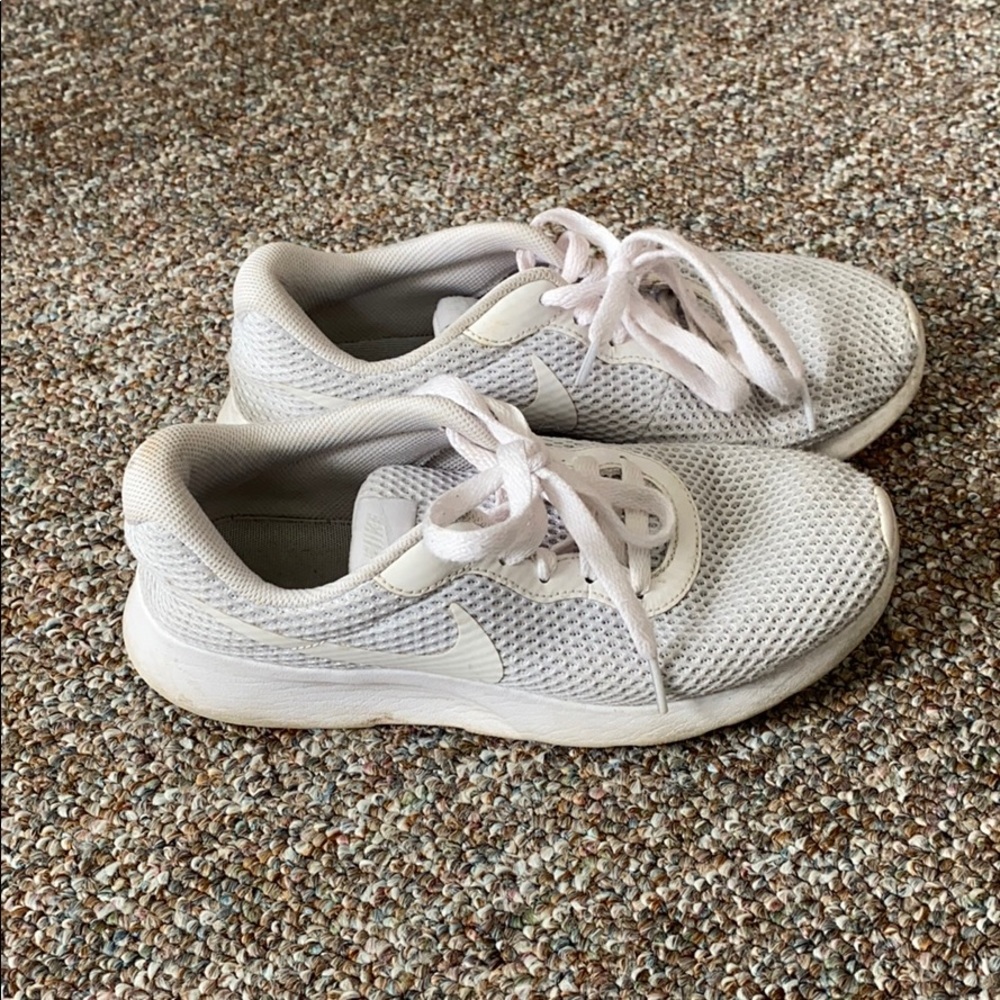 Nike Tennis Shoes